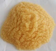 软化树脂是专用于软化硬水的一种专用树脂，通过离子交换技术，使水的硬度小于50 mg/L(CaCO3)。离子交换是一种特殊的动态吸附过程，一般是由不溶于水的离子交换剂在电解质溶液中进行，这种离子交换剂即为离子交换树脂。